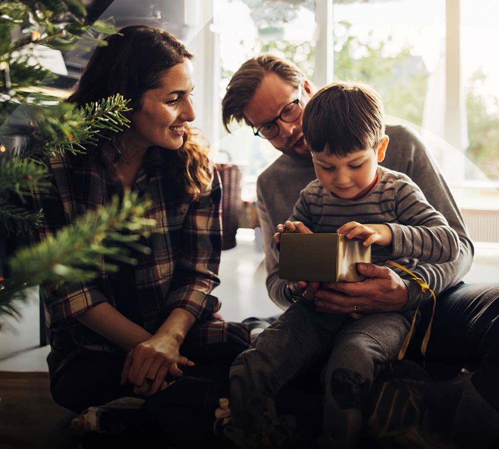 home-header-spend-the-holiday-in-a-place-you-call-home-photo-mobile.webp